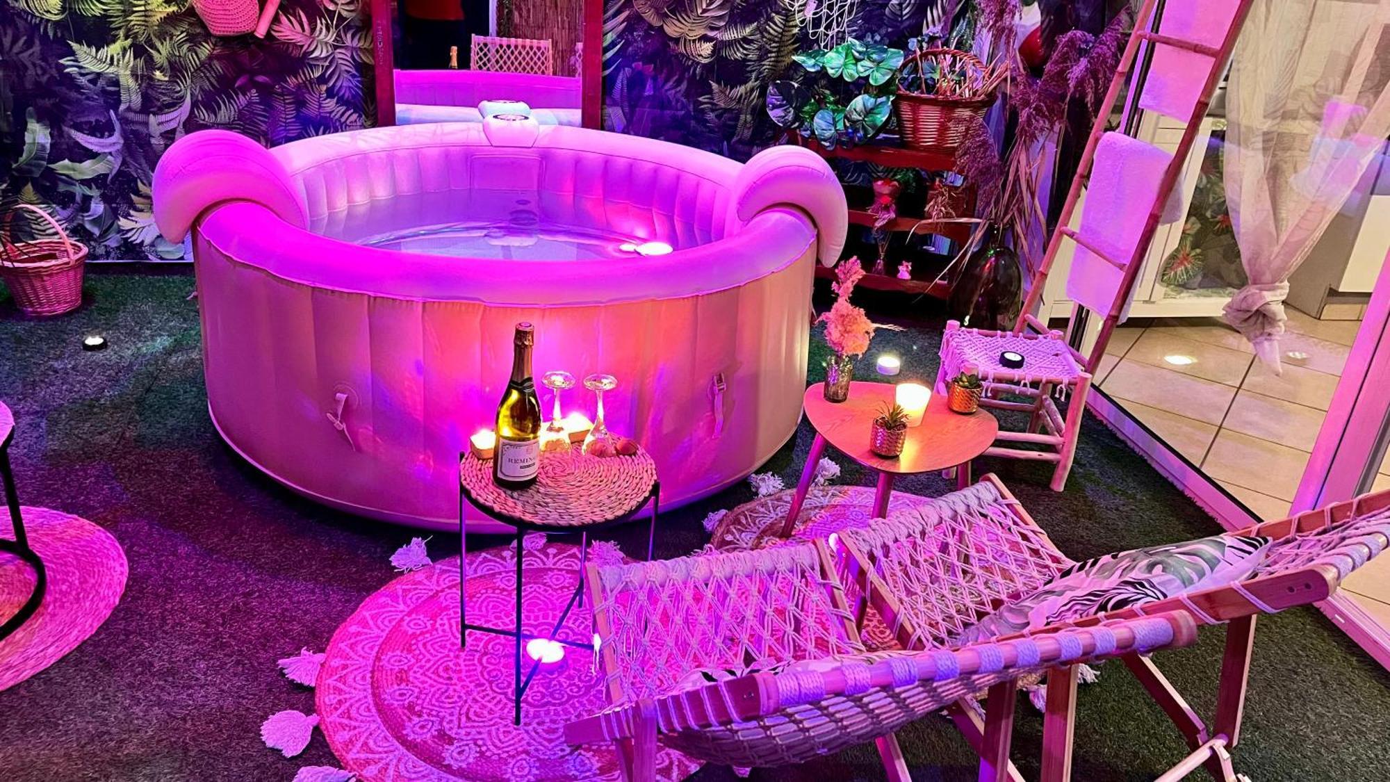 Un Mirage Tropical En Bord De Loire, Love Et Detente Saint-Clément-des-Levées المظهر الخارجي الصورة